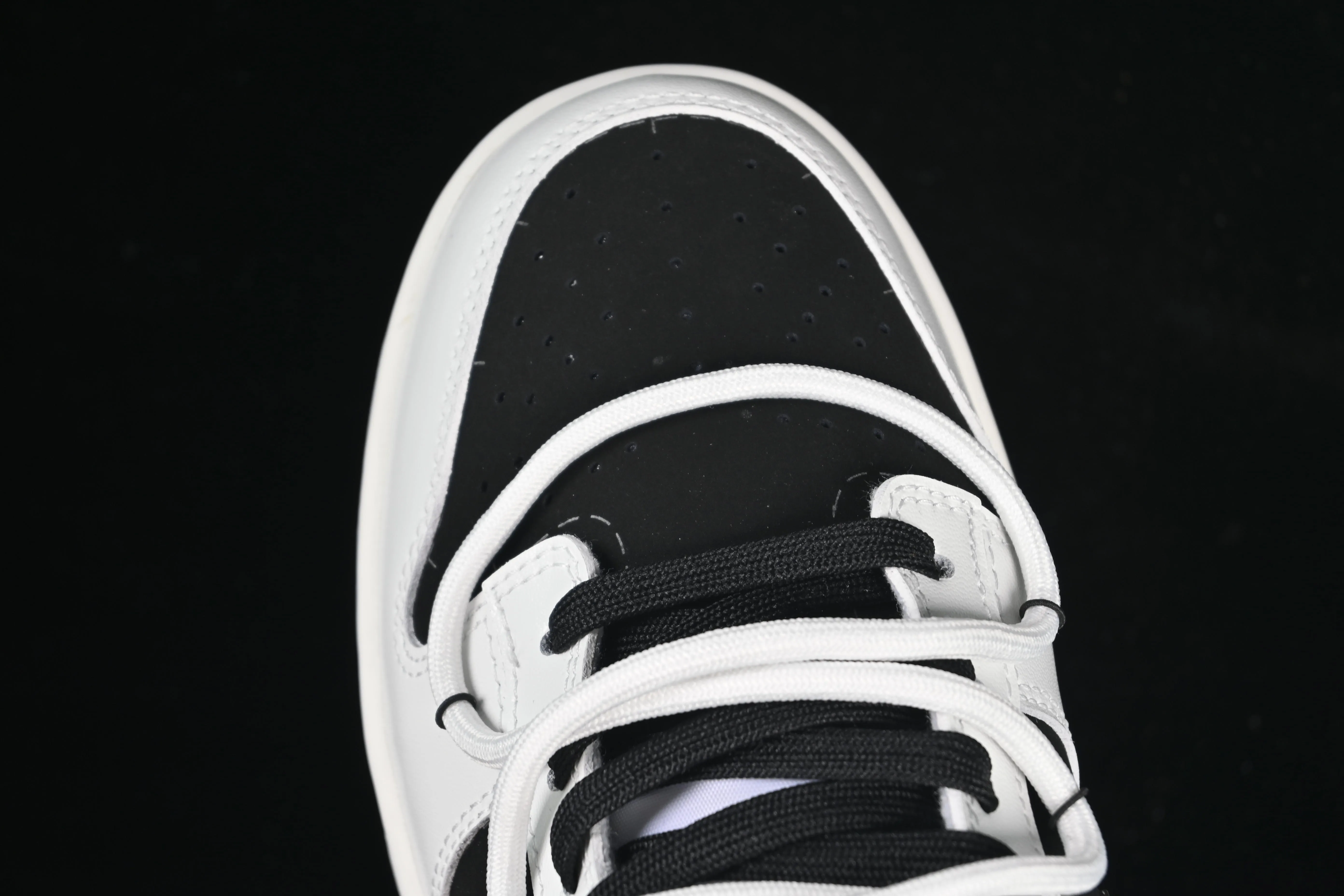 All categories Nk SB Dunk Series Nk SB Dunk Low High-end customized low-top sneakers Nike SB Dunk Low "Just Do It" Strap anniversary high-end customized low-top casual sneakers WG0414-024